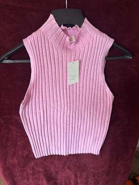 Women's Mock Neck Ribbed Sleeveless Knit Crop Sweater Top in Mauve
C1